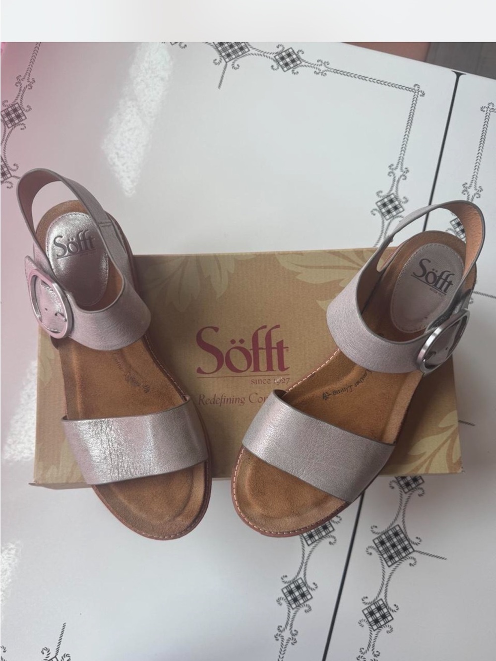 Sofft Metallic Silver Slingback Sandals - Picture 2 of 8